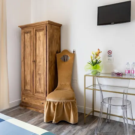 לינה וארוחת בוקר La Fenice