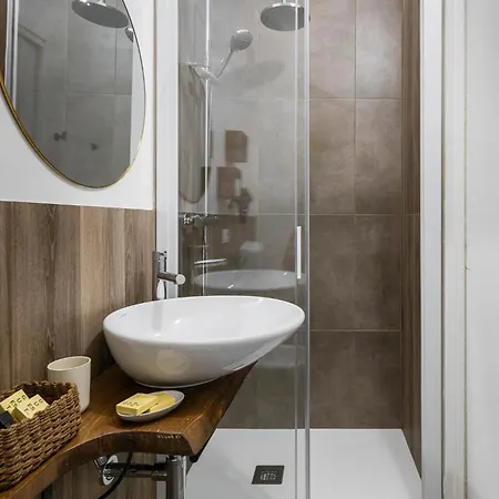 Blueshouse La Fenice 3* بولونيا